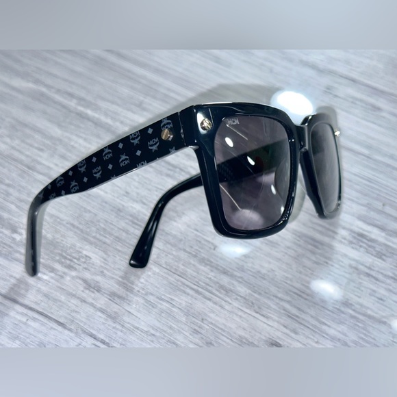 MCM Square Visetos Sunglasses - Picture 6 of 6